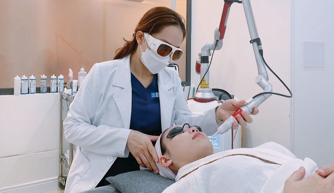 Điều trị rám má bằng Laser Fractional