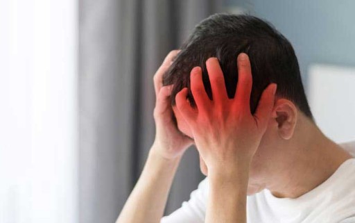 Tôi thường xuyên bị đau đầu, mệt mỏi khi làm việc nhiều với máy tính. Đây có phải dấu hiệu của bệnh gì nghiêm trọng không?